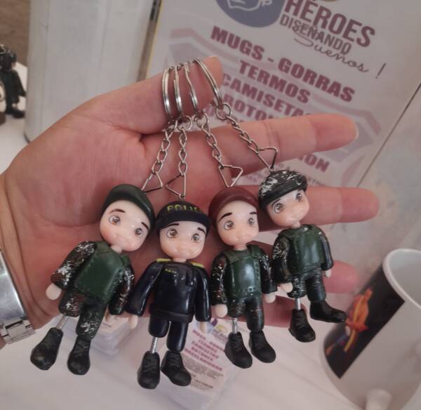 llaveros de porcelánico