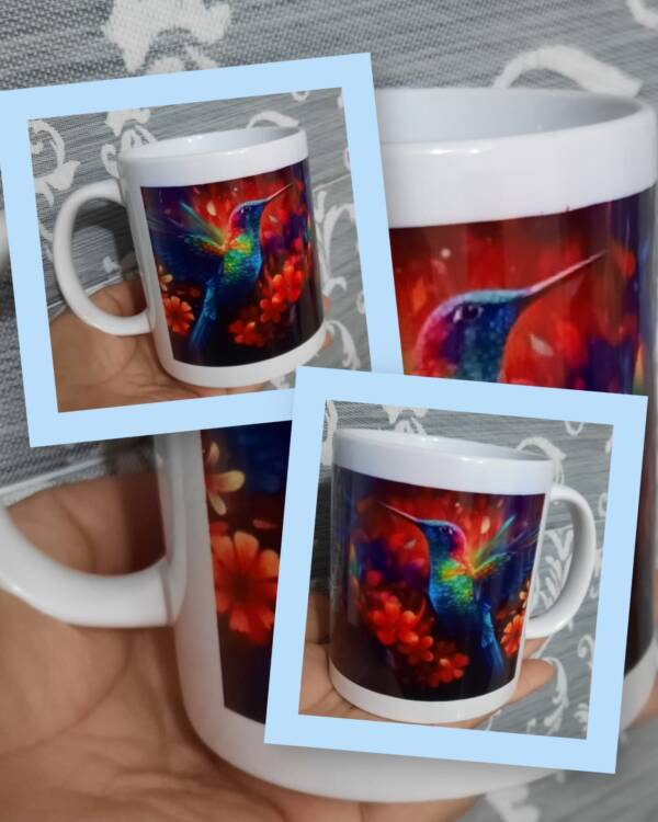 Mugs oreja y fondo blanco Colibrí azul oscuro